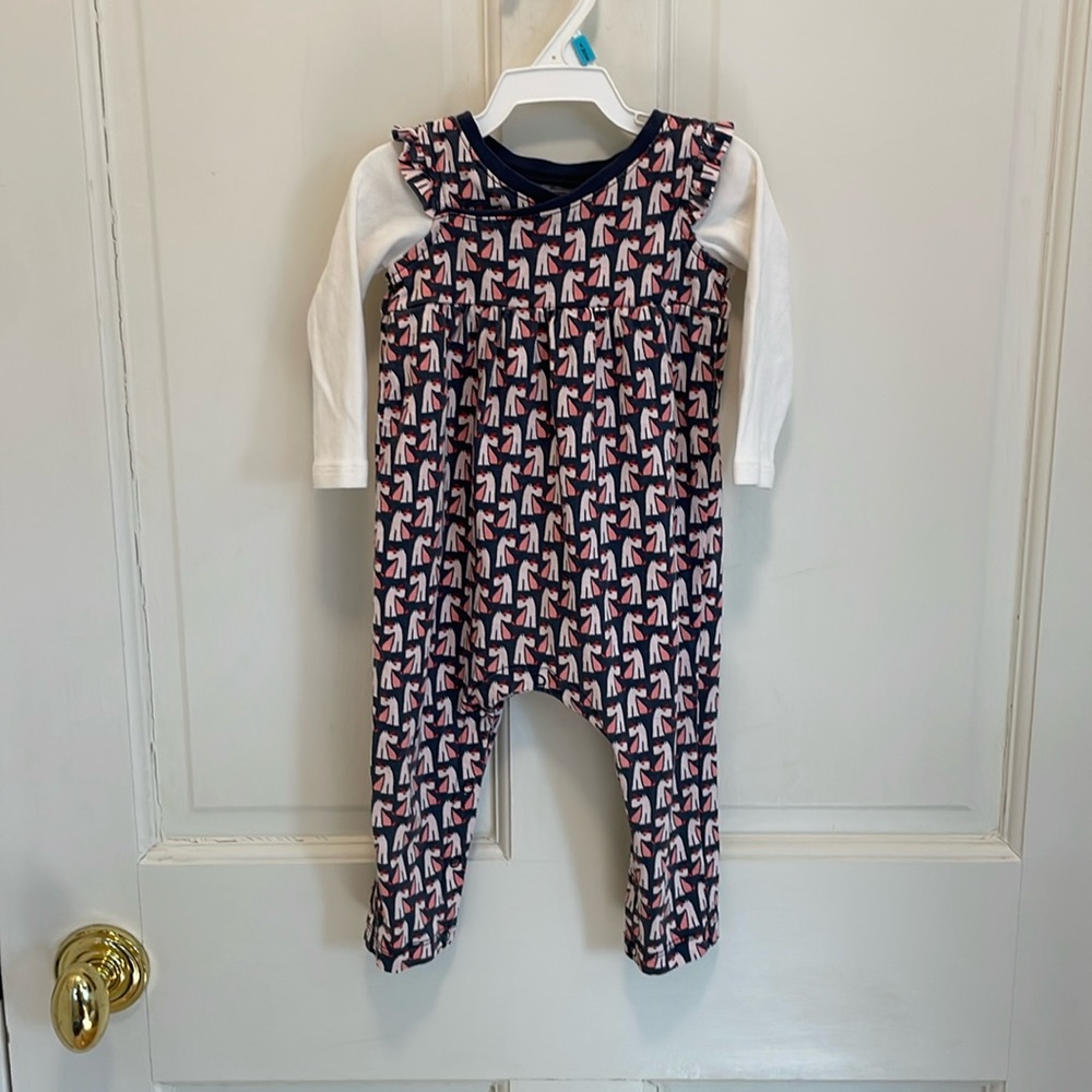 Tea Collection romper 6-9 months. In Like new condition. Bundle for 20% off.